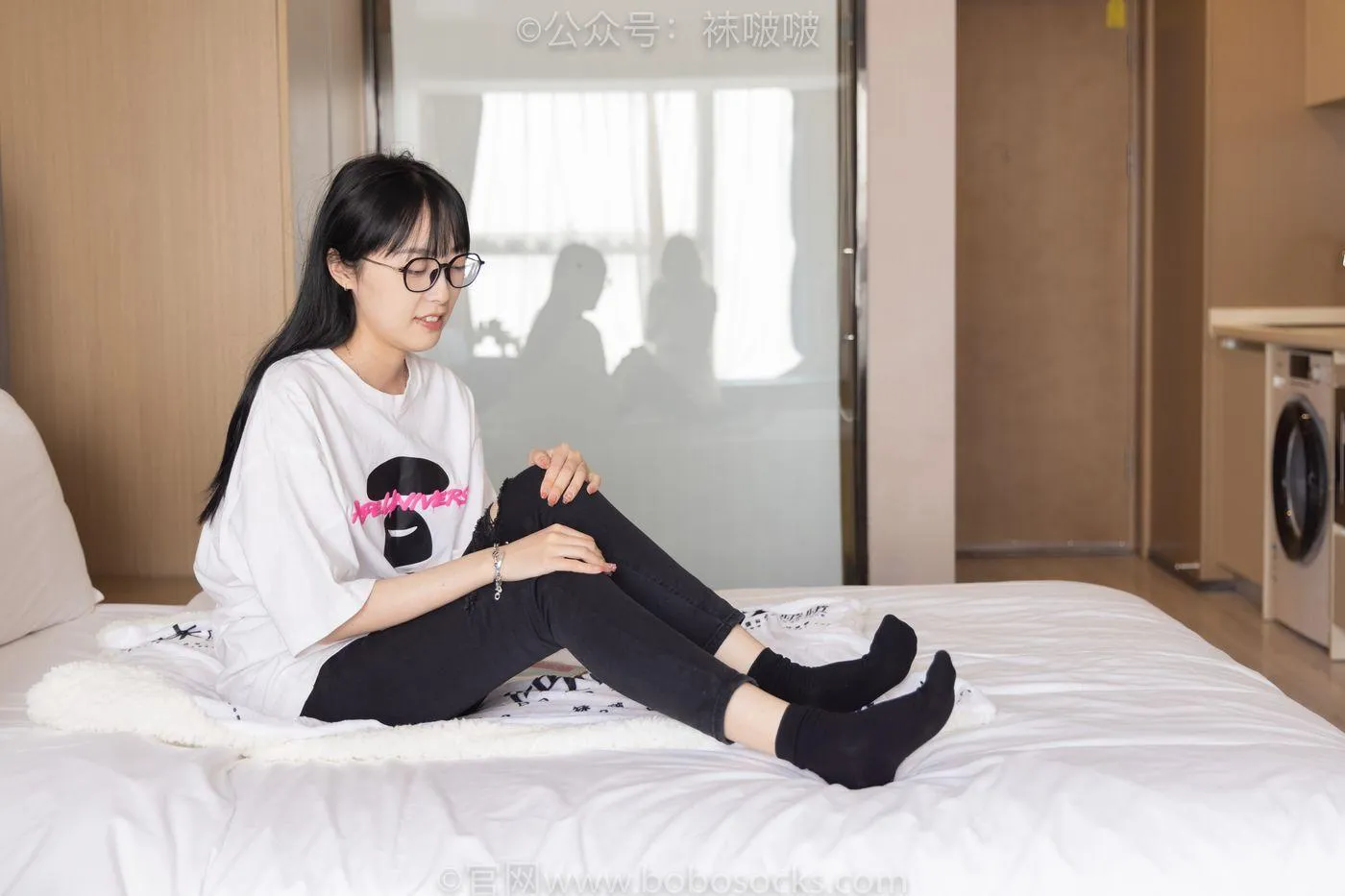 [BoBoSocks袜啵啵]NO.055 稚予-斯凯奇运动鞋、白棉袜、黑棉袜 [139P]插图9